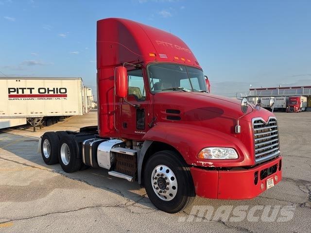 Mack CXU613 Tegljači