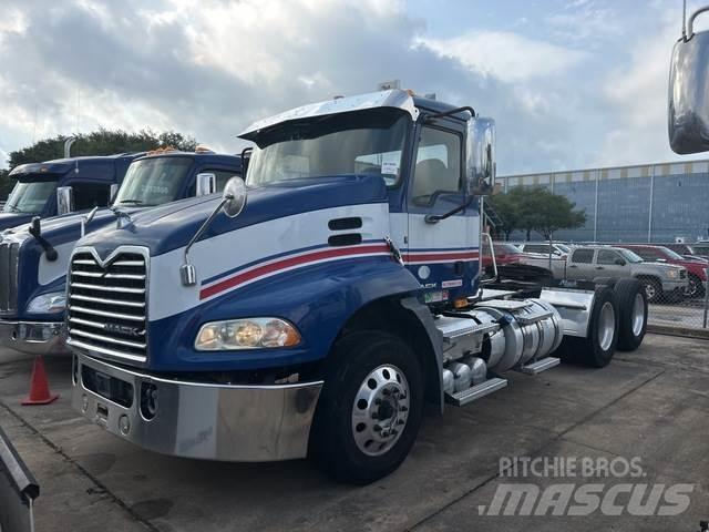 Mack CXU613T Tegljači