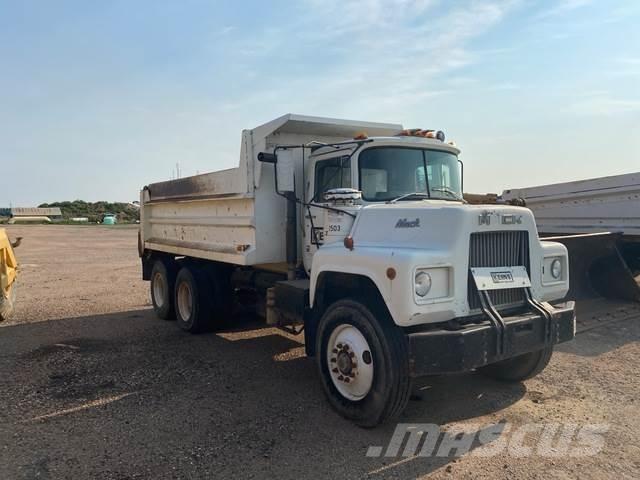 Mack DM686S Kiperi kamioni