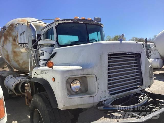 Mack DM690S Ostali kamioni