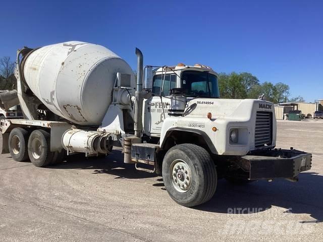 Mack DM690S Ostali kamioni