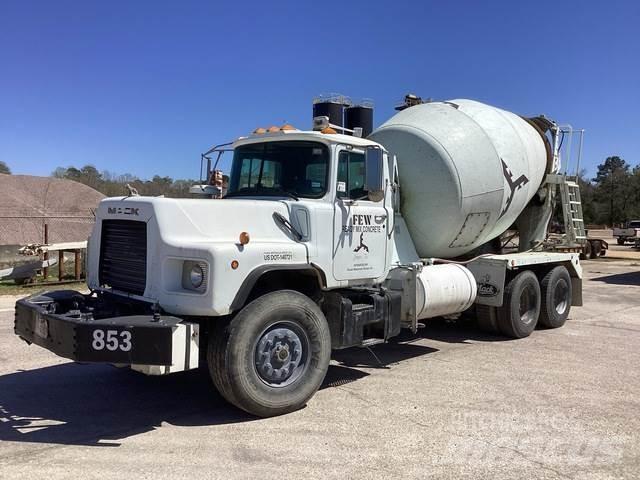 Mack DM690S Ostali kamioni