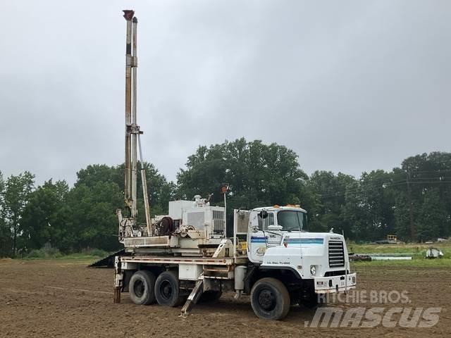 Mack DMM6906S Polovni mobilni kamioni za bušenje