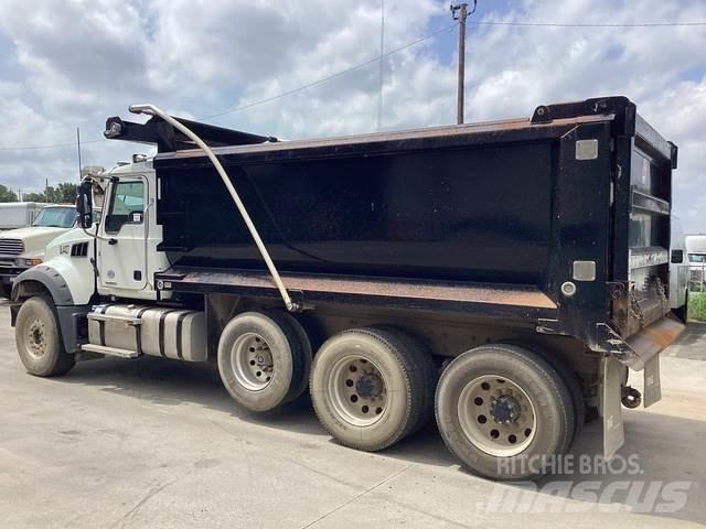 Mack GR64F Kiperi kamioni