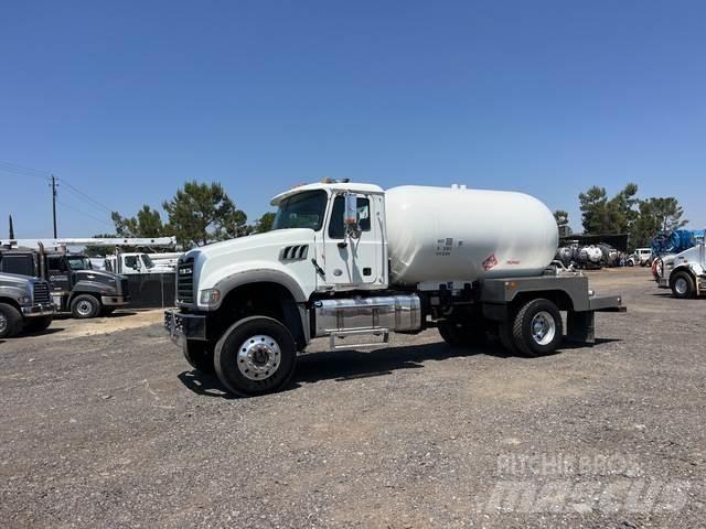 Mack GU432 Kamioni cisterne