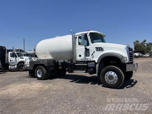 Mack GU432 Kamioni cisterne