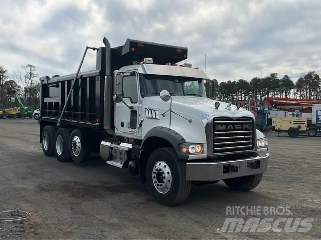 Mack GU713 Kiperi kamioni
