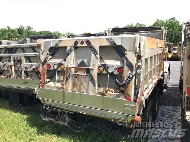 Mack GU713 Snežne daske i plugovi