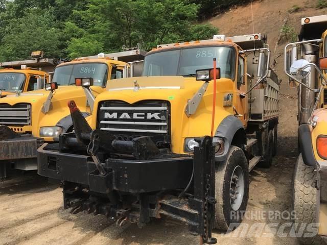 Mack GU713 Snežne daske i plugovi