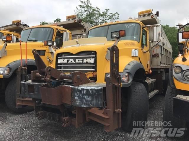 Mack GU713 Snežne daske i plugovi