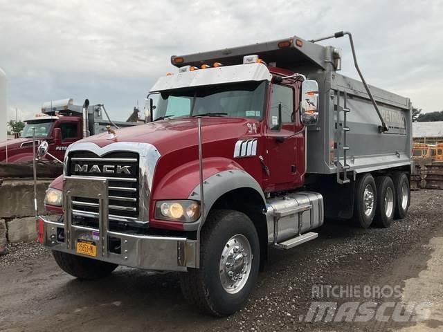 Mack GU713 Kiperi kamioni
