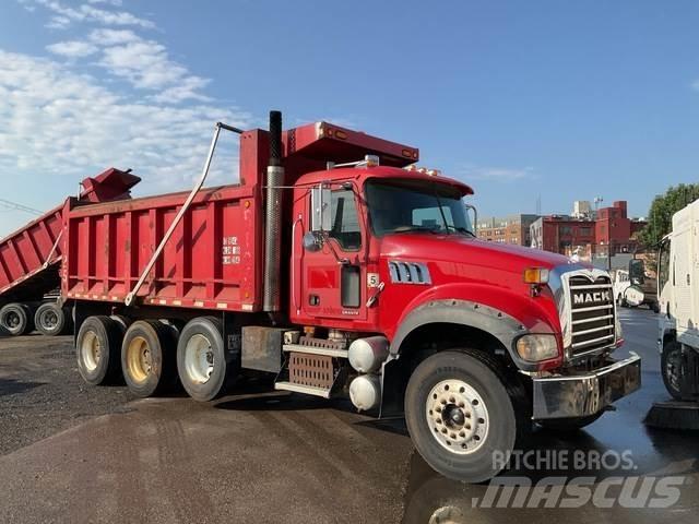 Mack GU713 Kiperi kamioni