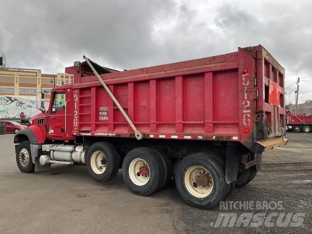 Mack GU713 Kiperi kamioni