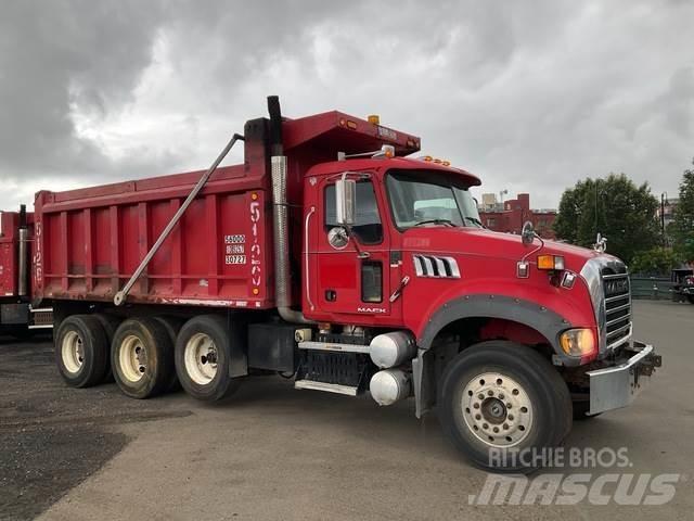 Mack GU713 Kiperi kamioni
