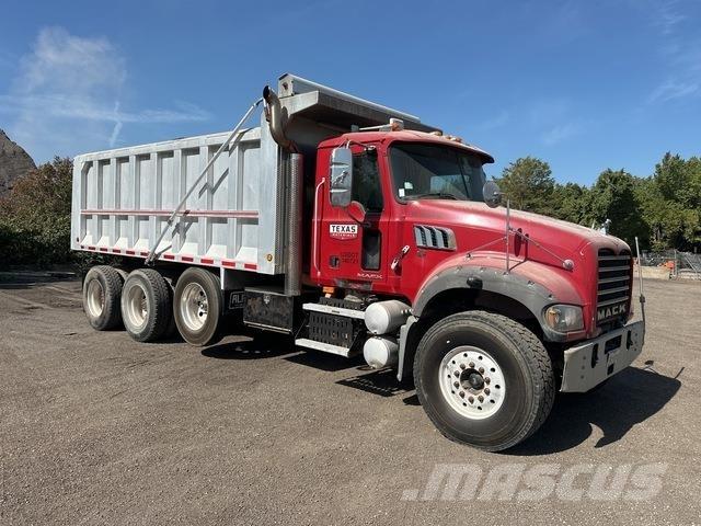 Mack GU713 Kiperi kamioni