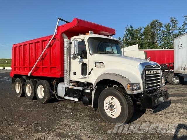 Mack GU713 Kiperi kamioni