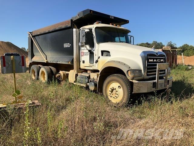 Mack GU713 Kiperi kamioni