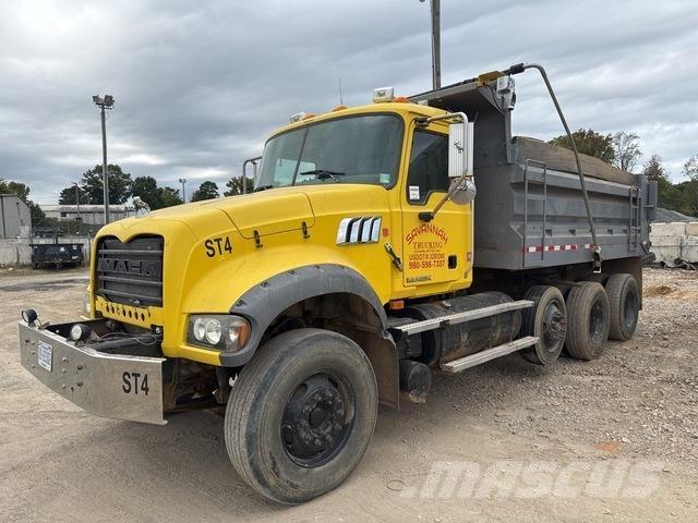 Mack GU713 Kiperi kamioni