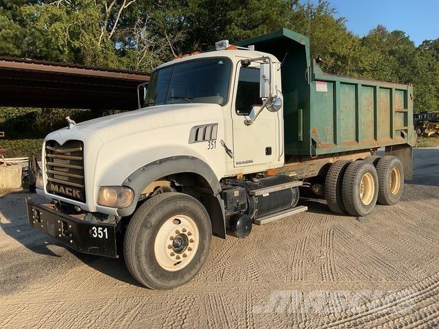 Mack GU713 Kiperi kamioni