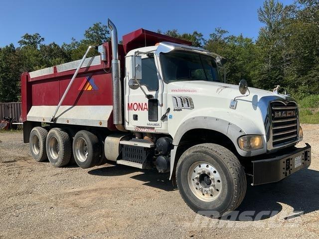 Mack GU713 Kiperi kamioni