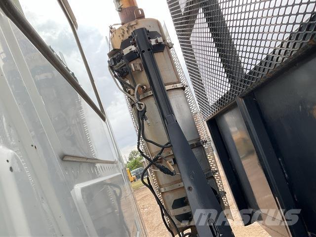 Mack GU713 Kamioni sa otvorenim sandukom