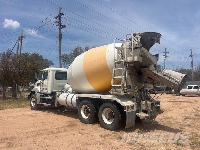 Mack GU813 Ostali kamioni