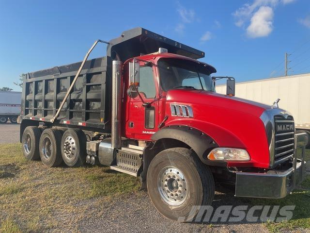 Mack GU813 Kiperi kamioni