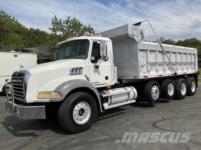 Mack GU813 Kiperi kamioni