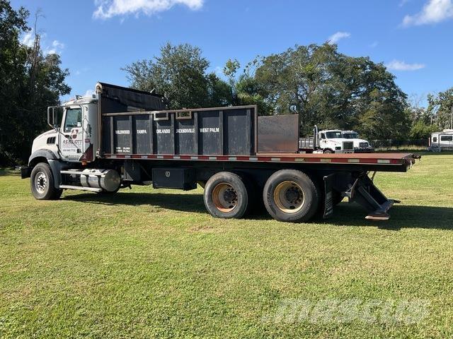 Mack GU813 Kiperi kamioni