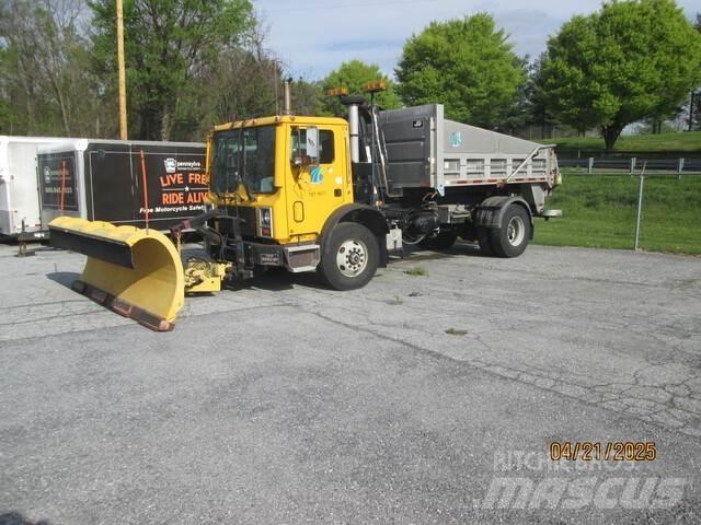 Mack MR690P Snežne daske i plugovi