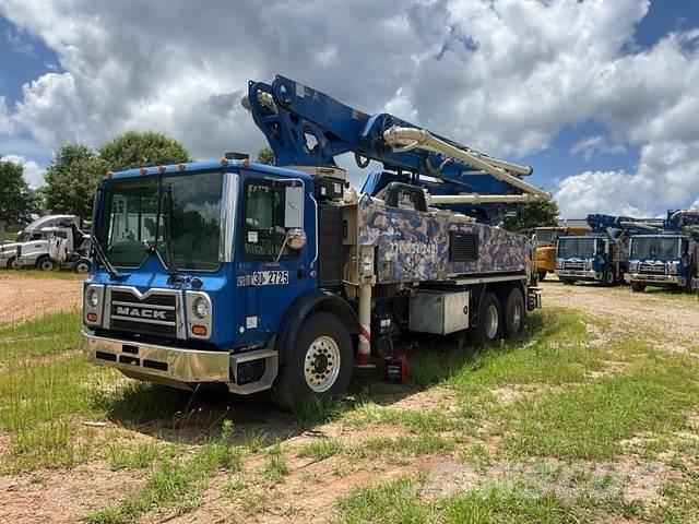 Mack MRU613 Kamionske beton pumpe