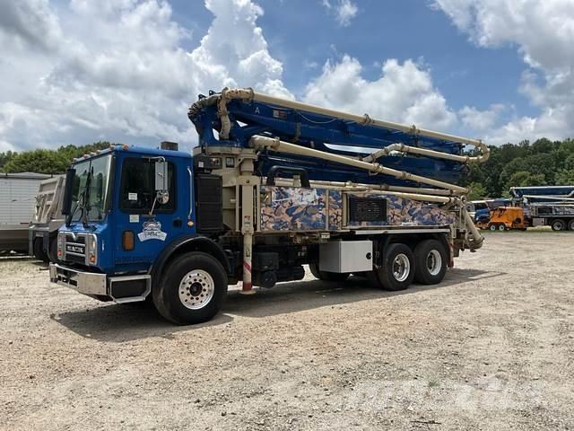 Mack MRU613 Kamionske beton pumpe