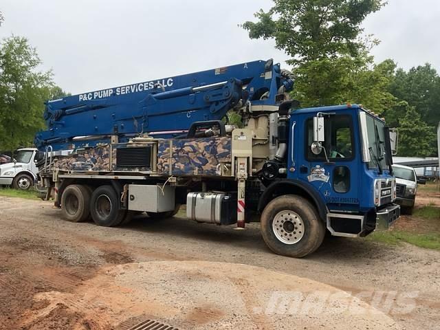 Mack MRU613 Kamionske beton pumpe