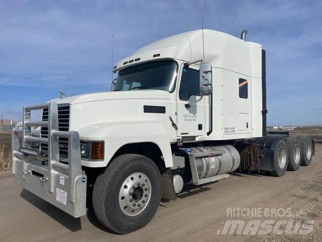 Mack PI86T Tegljači