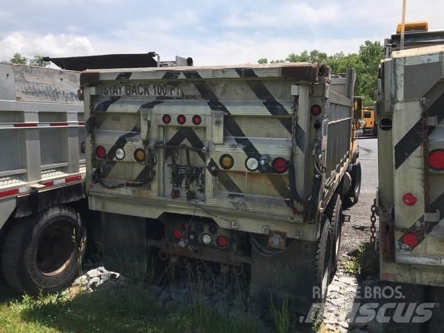 Mack RD600 Snežne daske i plugovi