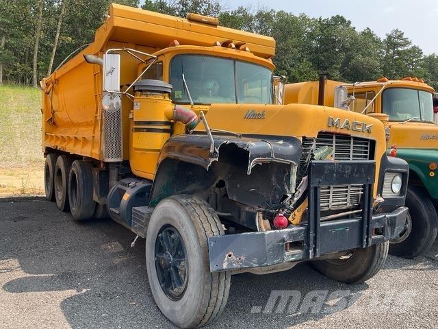 Mack RD686SX Kiperi kamioni