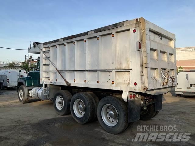 Mack RD688S Kiperi kamioni