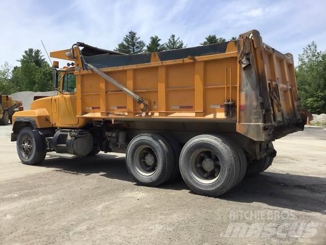 Mack RD688S Kiperi kamioni