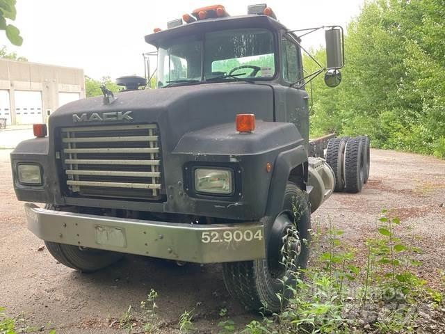 Mack RD688S Kabine i unutrašnjost