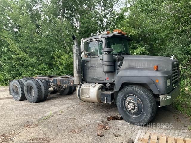 Mack RD688S Kabine i unutrašnjost