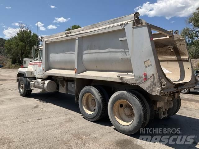 Mack RD688S Kiperi kamioni