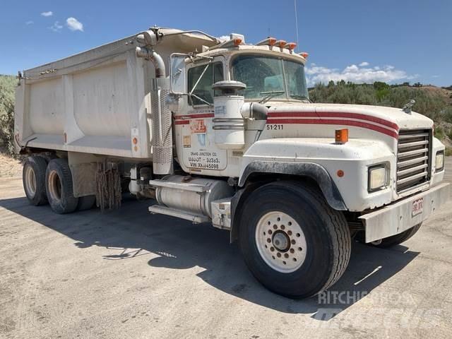 Mack RD688S Kiperi kamioni