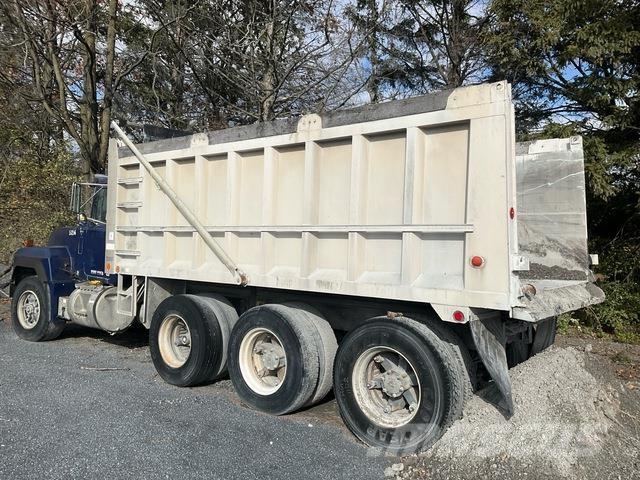 Mack RD688S Kiperi kamioni