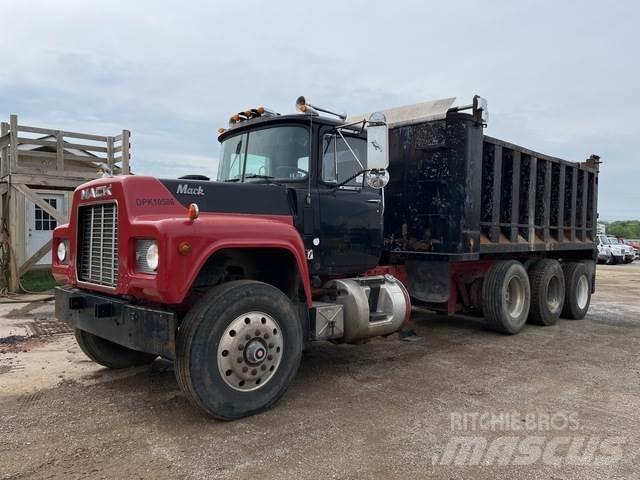 Mack RD690S Kiperi kamioni