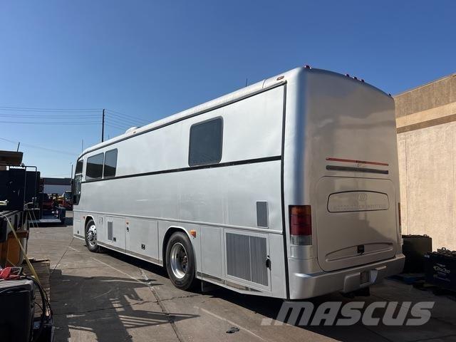 MCI F3500 Kamperi i kamp prikolice