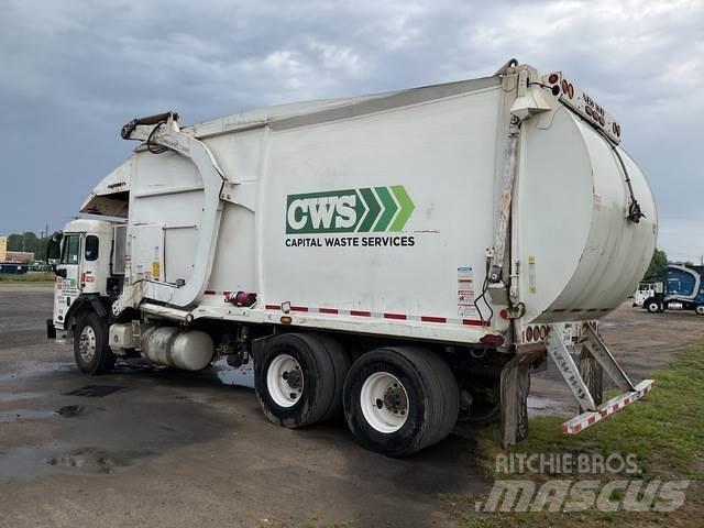 Peterbilt 320 Kamioni za otpad