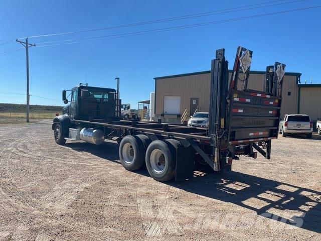 Peterbilt 330 Kamioni sa otvorenim sandukom