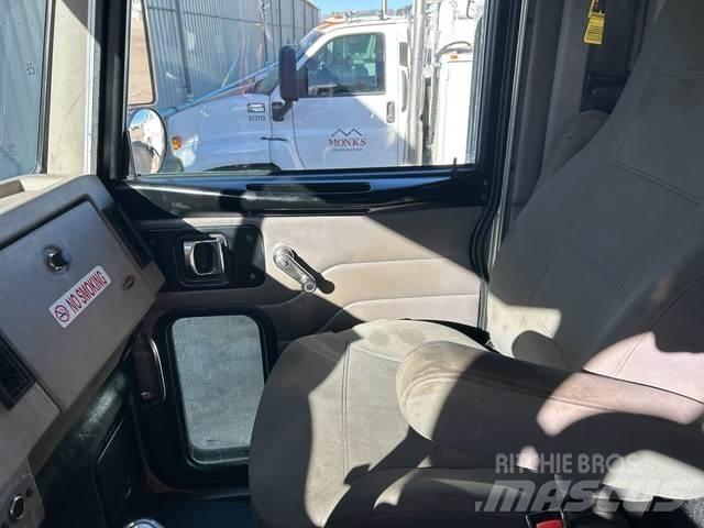 Peterbilt 335 Kamioni cisterne