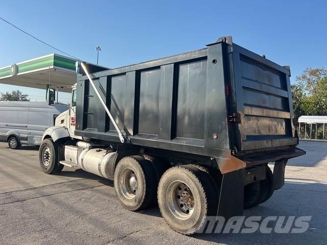 Peterbilt 384 Kiperi kamioni