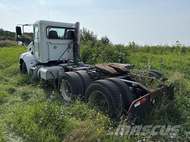 Peterbilt 384 Tegljači